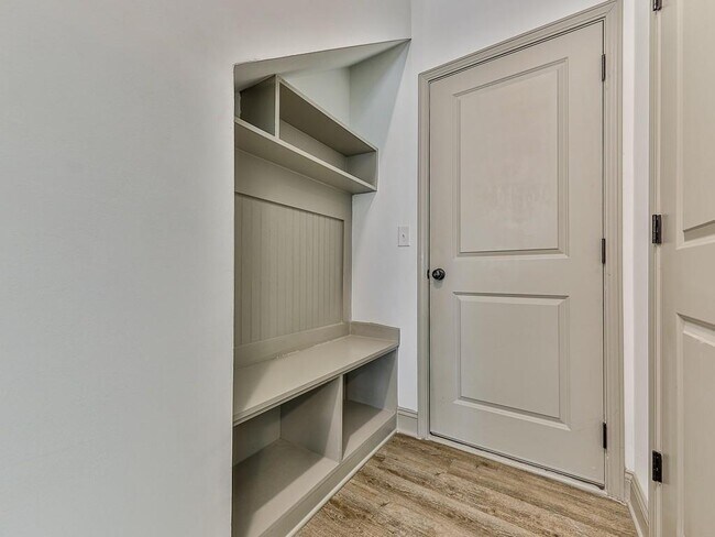 Photo - 419 Stovall Pl
