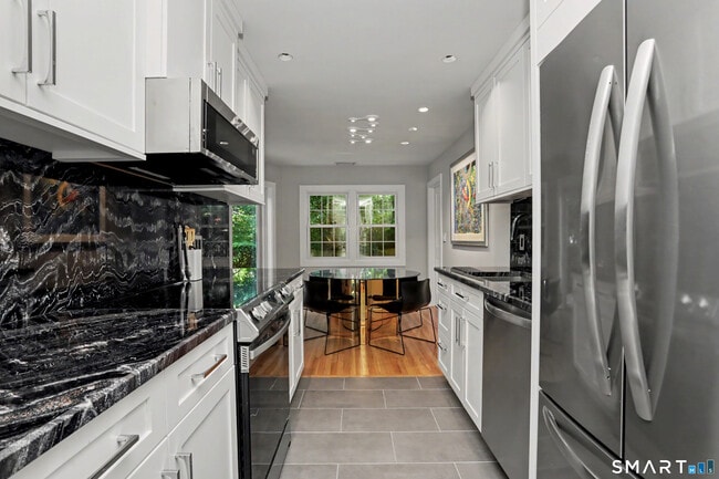 15 Le Grande Ave Unit 1