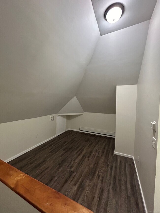 Photo - 645 Burnside Ave Unidad 3B/3rd floor