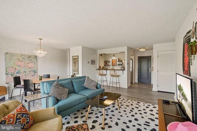 Building Photo - 5300 Columbia Pike