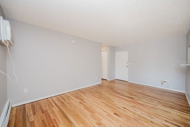 Photo - 6300 Montgomery
