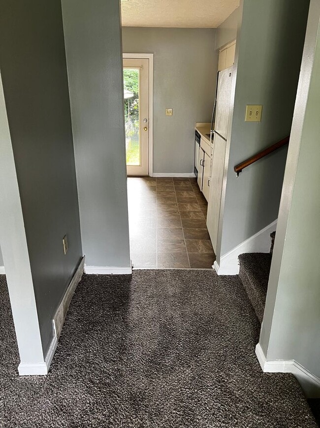 Photo - 669 Bishop Dr