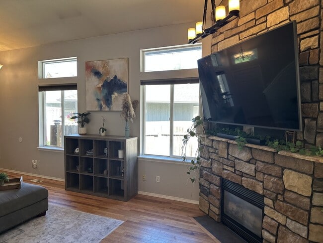 Photo - Beautiful Spanaway Home in Quiet Neighborhood