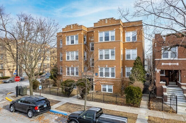 Photo - 5041 W 18th St Apartamento Unidad 13