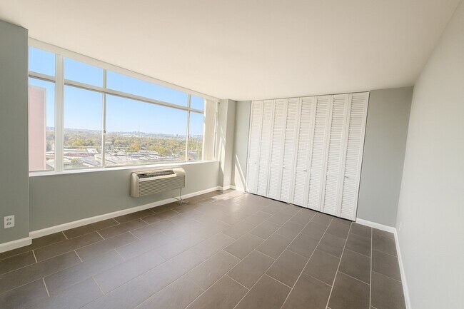 Building Photo - 7510 Hornwood Dr Unit 1303