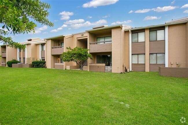 Building Photo - 5223 Vineland Rd Rental