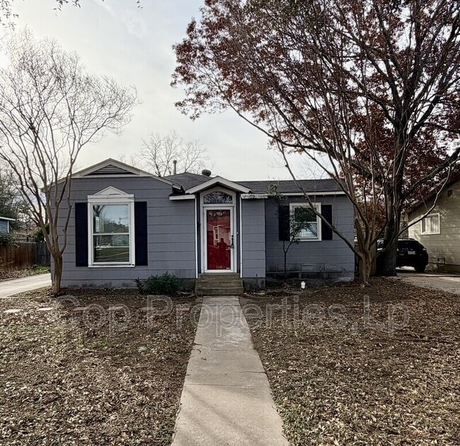 Building Photo - 118 Field Crest Dr