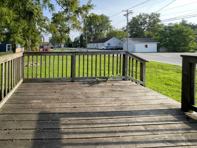 Photo - PRELEASING for AUGUST! Close to Campus