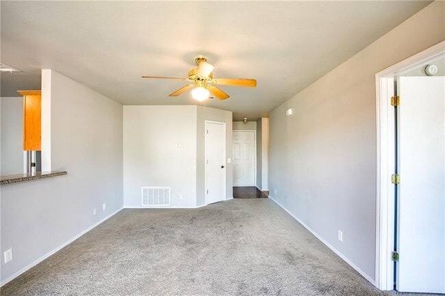 Photo - 412 Ballentine Ct