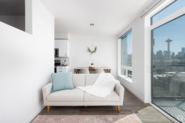 1BD, 1BA - 457-575SF - Roystone