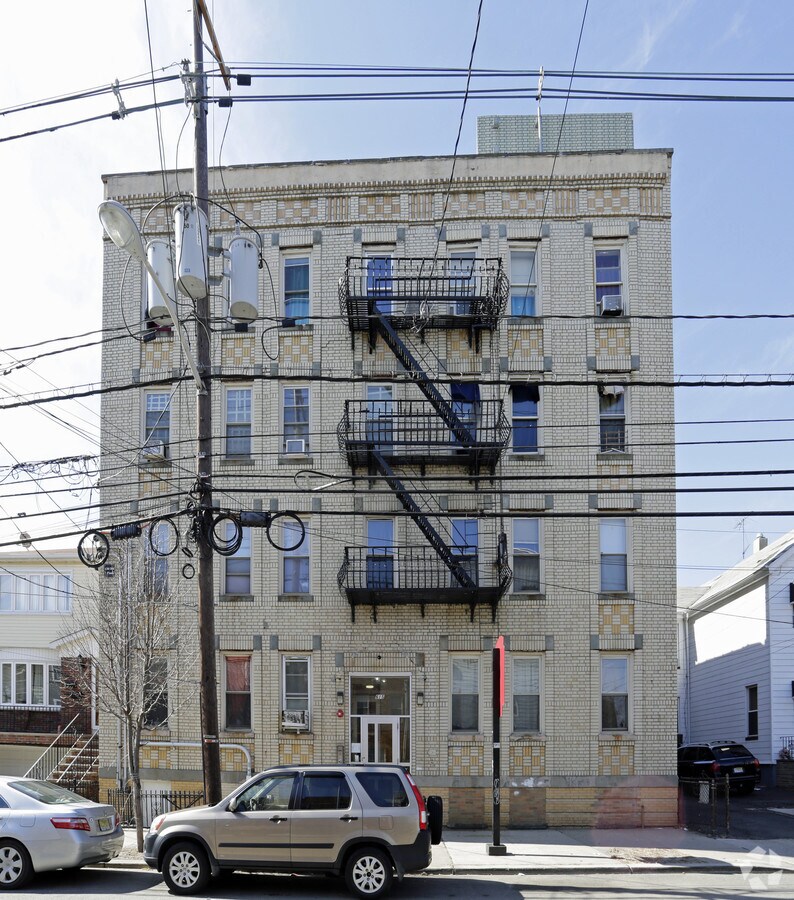 Photo - 615 Palisade Ave