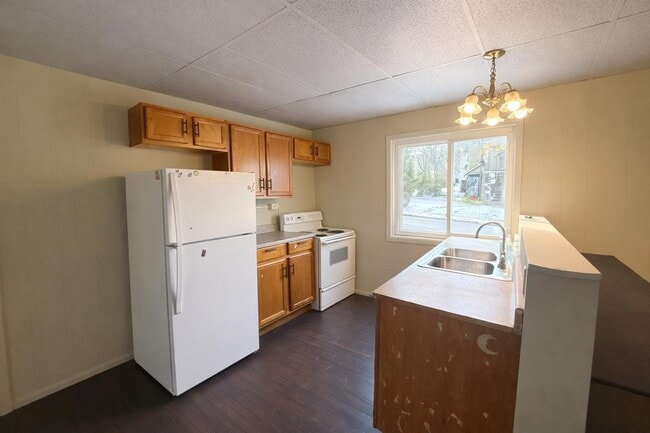 Photo - 301 Brown Ave