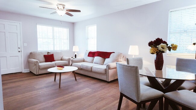 Photo - Newly Renovated 2 BR/1BA Luxury Apartment Home Unidad Suite 2