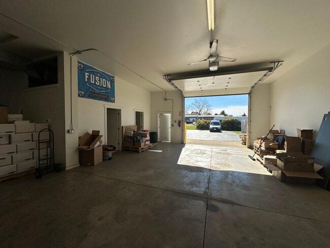 Photo - 2900 Graybill Dr