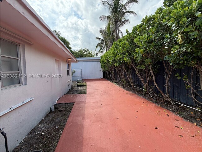 4265 NW 5th Ave