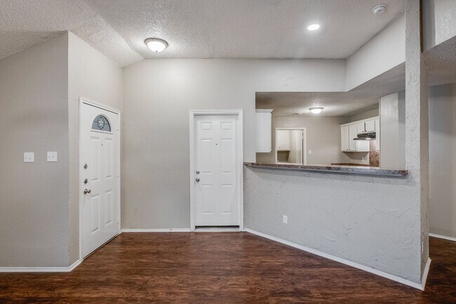 Photo - AVAILABLE NOW! NICE 3 BEDROOM HOME LOCATED IN ARLINGTON, TEXAS!