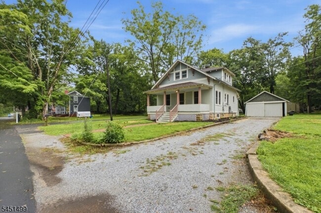 Photo - 11 1st St