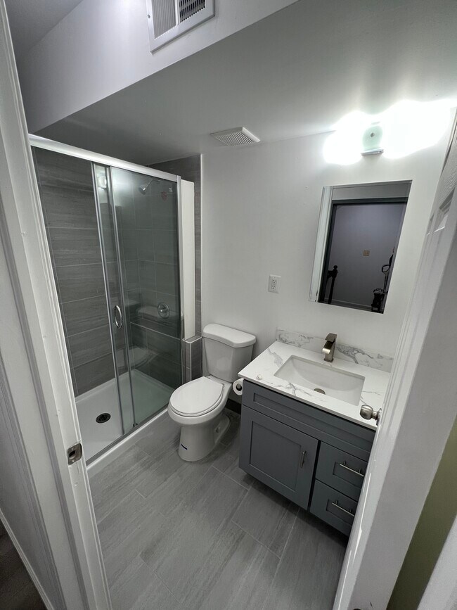 Photo - 1025 Buttonwood St Unit 2