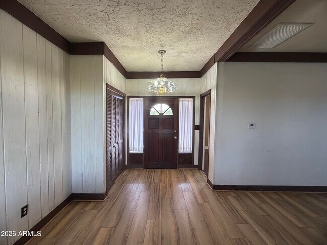 Photo - 1328 E Maddock Rd