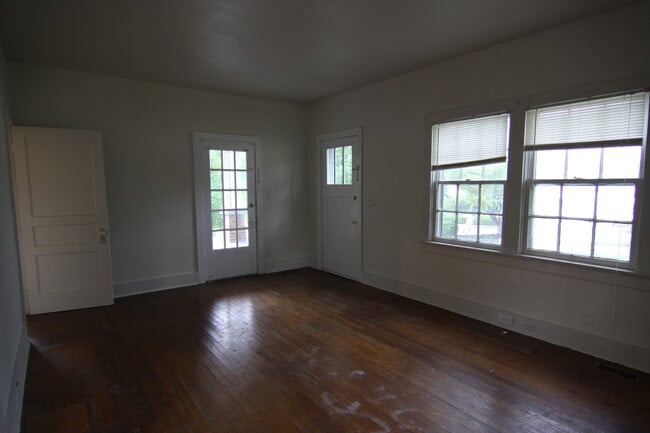 Photo - 2 Bedroom Home For Rent 1 Block From APSU!