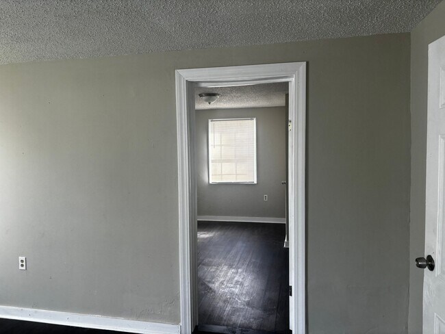 Photo - 1439 Menager Rd