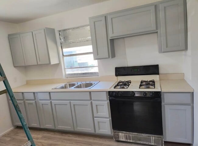 Photo - 3212 San Salvador St