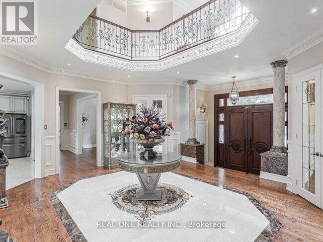 Photo - 15 Royal Oak Dr