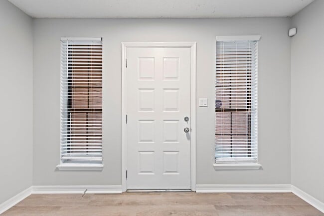 Photo - 723 Prestwick Dr