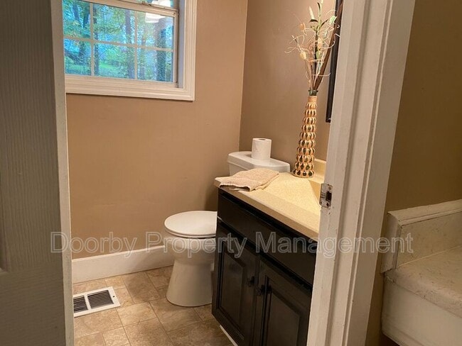 Photo - 3916 Blanchard St