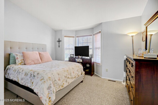 Photo - 434 Hampton Ct