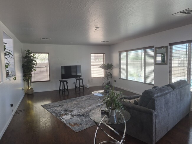 Photo - 3061 E Mineral Park Rd