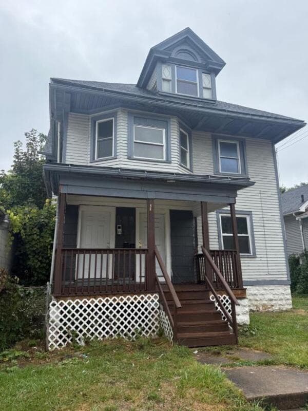 Photo - 588 Brown St