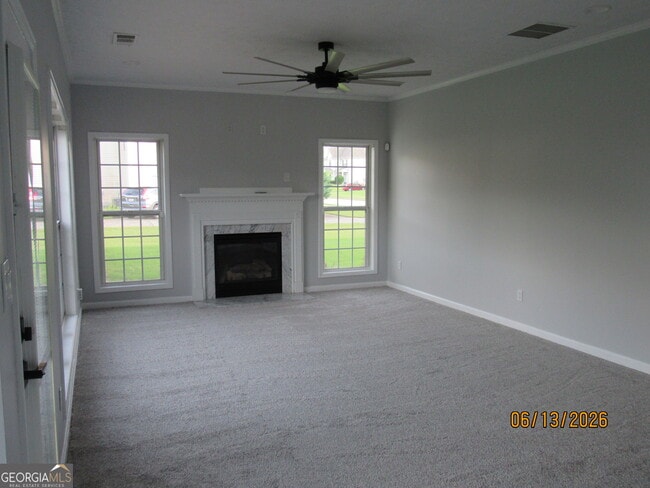 Photo - 305 Sunderland Cir