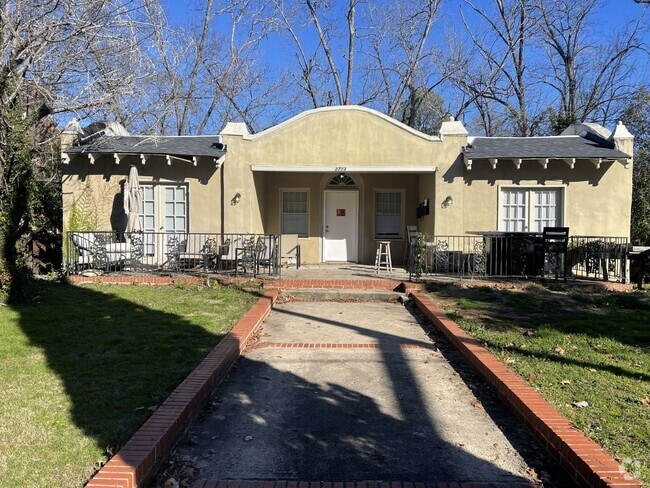 Building Photo - 2713 Vineville Ave Unit Apartment 3