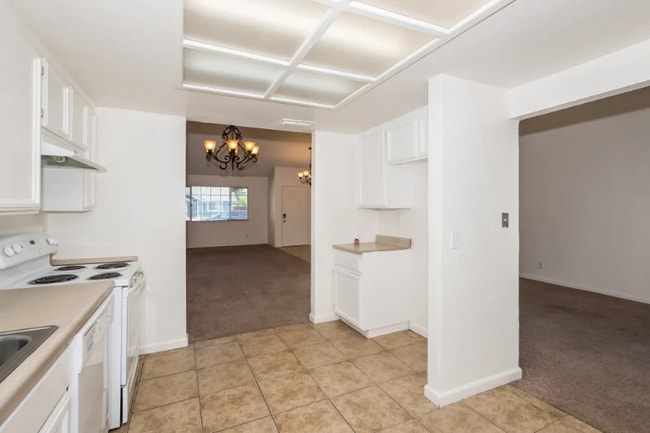 Photo - 7426 Skander Way