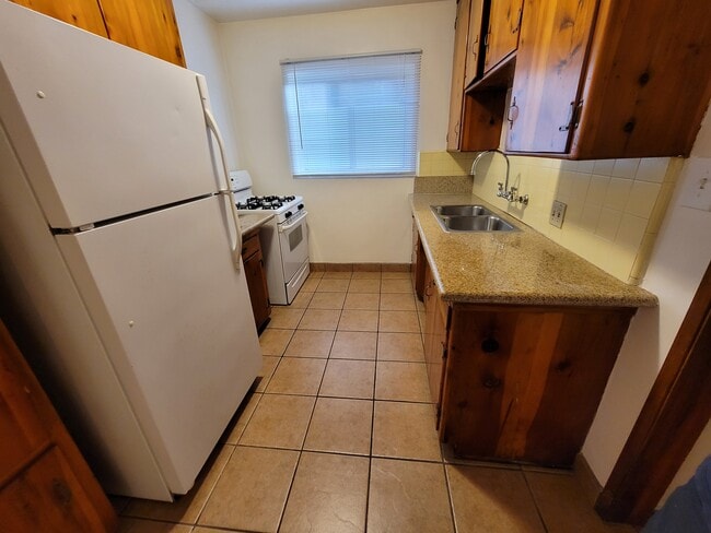 Photo - 2360 Walgrove Ave Unidad 3