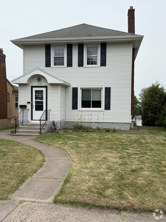 Building Photo - 1914 Lawn St Rental