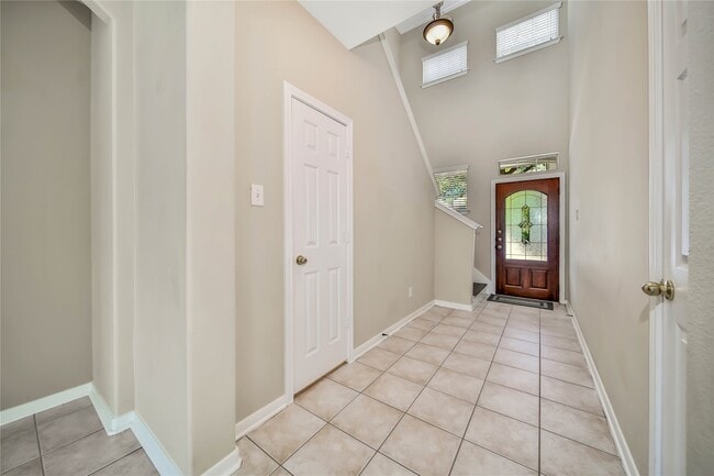 Photo - 111 W Burberry Cir