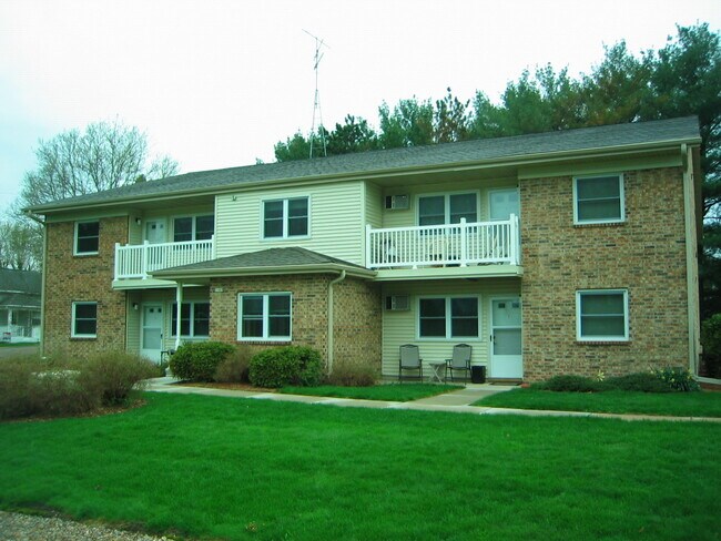 Pines Apartments - Pines Apartments