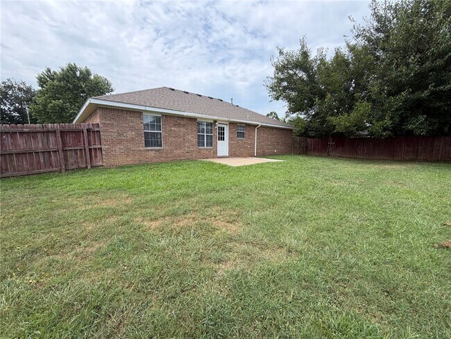 Photo - 550 Walker St