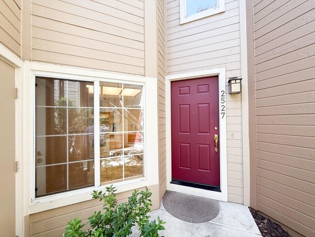 Building Photo - Richmond Marina Bay 3 Bed 3 Bath Townhome in Gated Bay Front Community