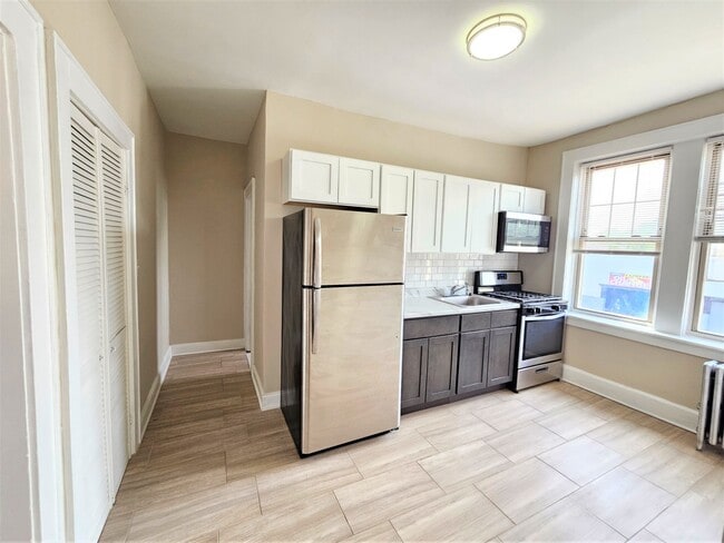 Photo - 382 Bloomfield Ave