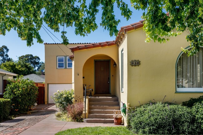 818 Collier Dr