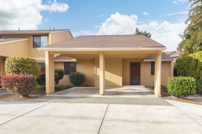 Building Photo - 1100 Excalibur Dr