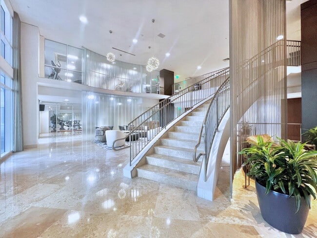 Photo - 511 SE 5 Ave Unidad 2207