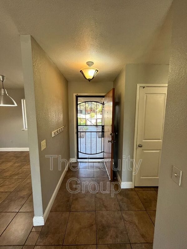 Photo - 4907 W Howard Ave