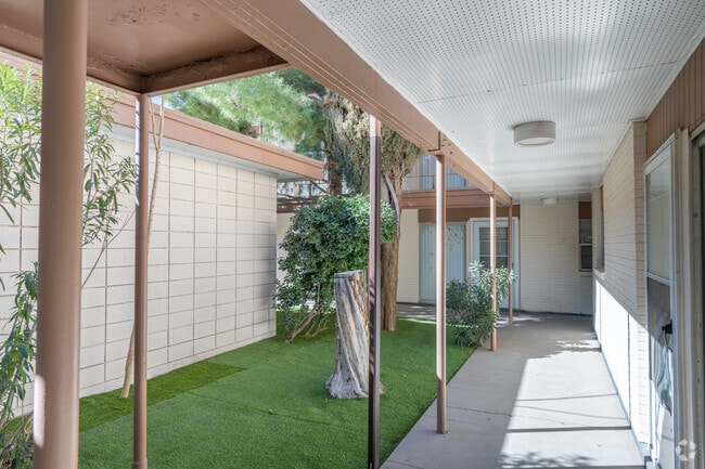 Hallmark Apartments - Hallmark Apartments