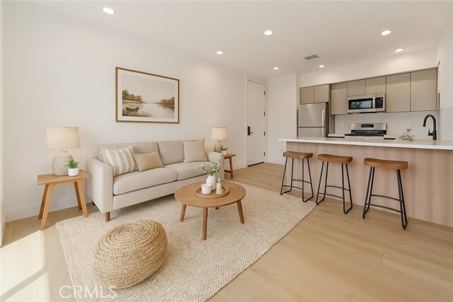 Building Photo - 7510 Sepulveda Blvd Unit 304