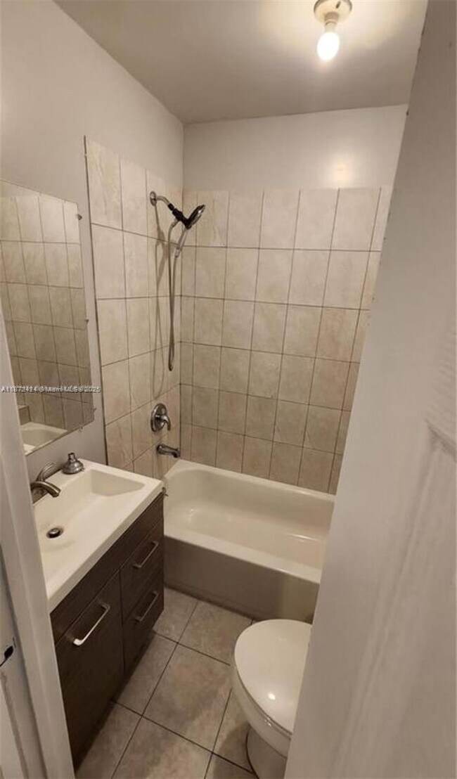 Photo - 1467 SW 3rd St Unit 1