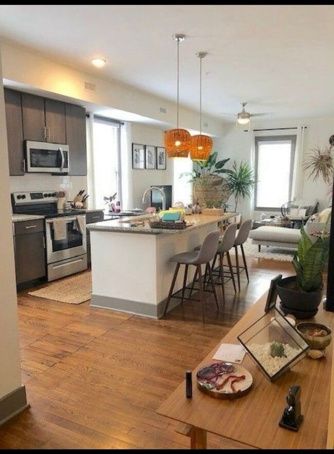 Photo - 300 E. Grace St. Unit #203 Unidad 203